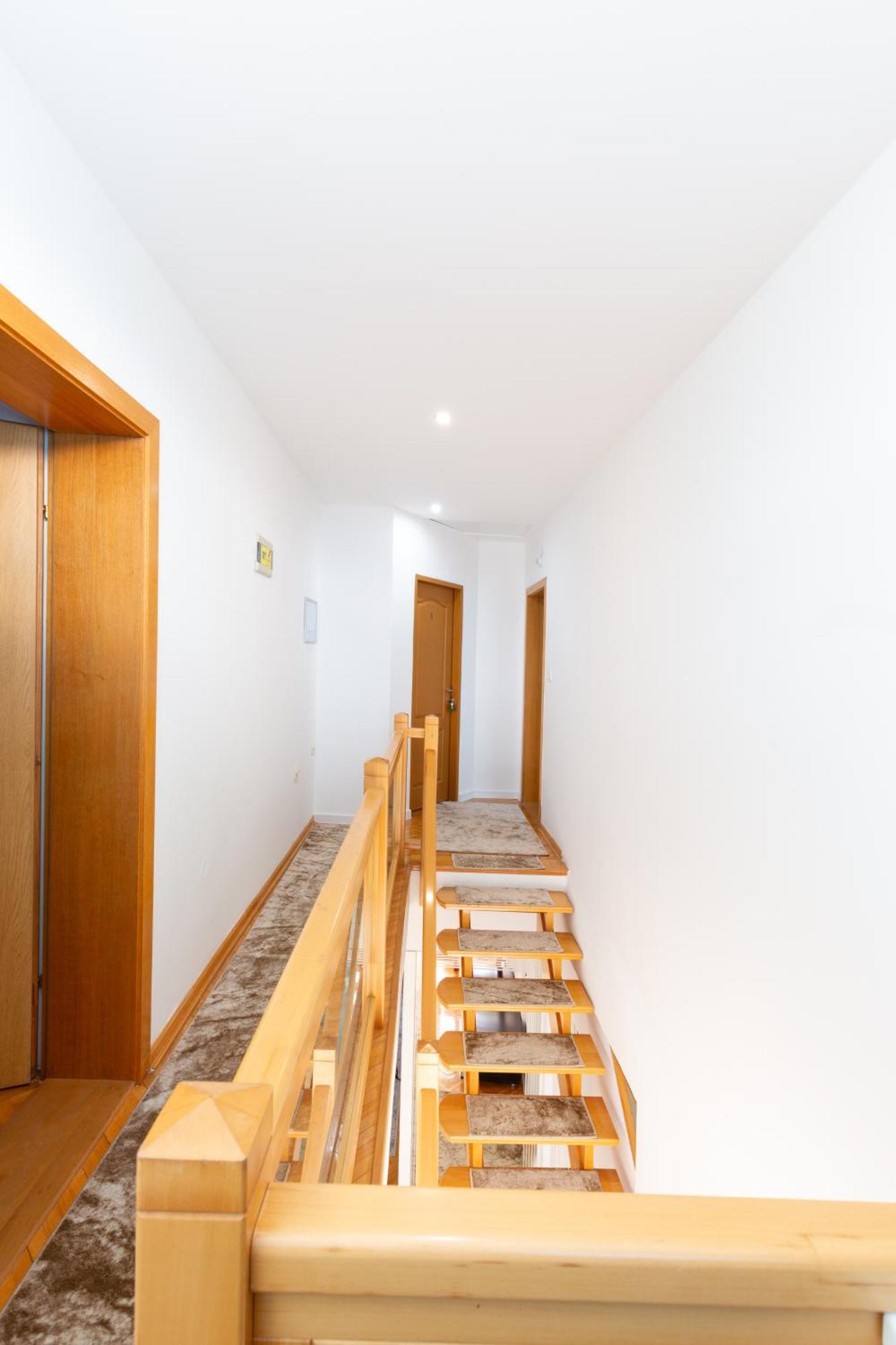 Evergreen Apartments วิโซโค ภายนอก รูปภาพ