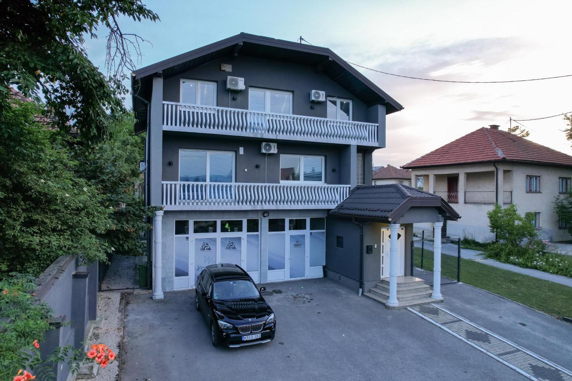 Evergreen Apartments วิโซโค ภายนอก รูปภาพ