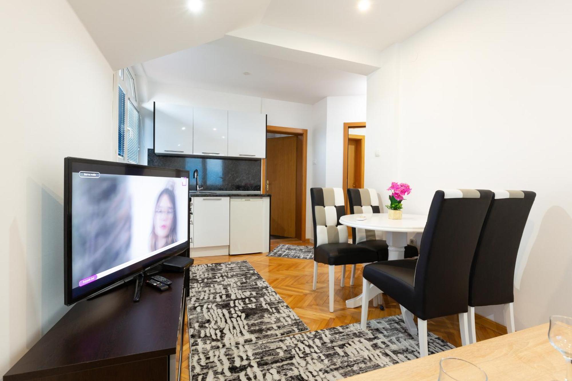 Evergreen Apartments วิโซโค ภายนอก รูปภาพ