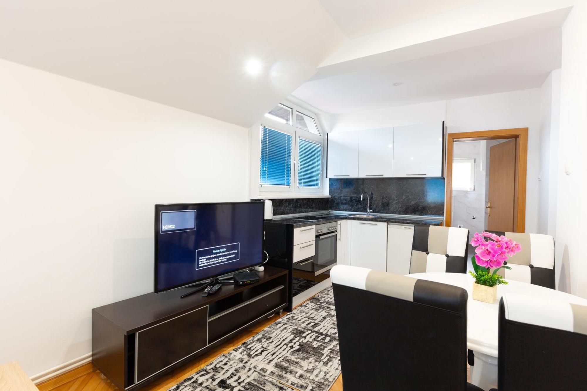 Evergreen Apartments วิโซโค ภายนอก รูปภาพ