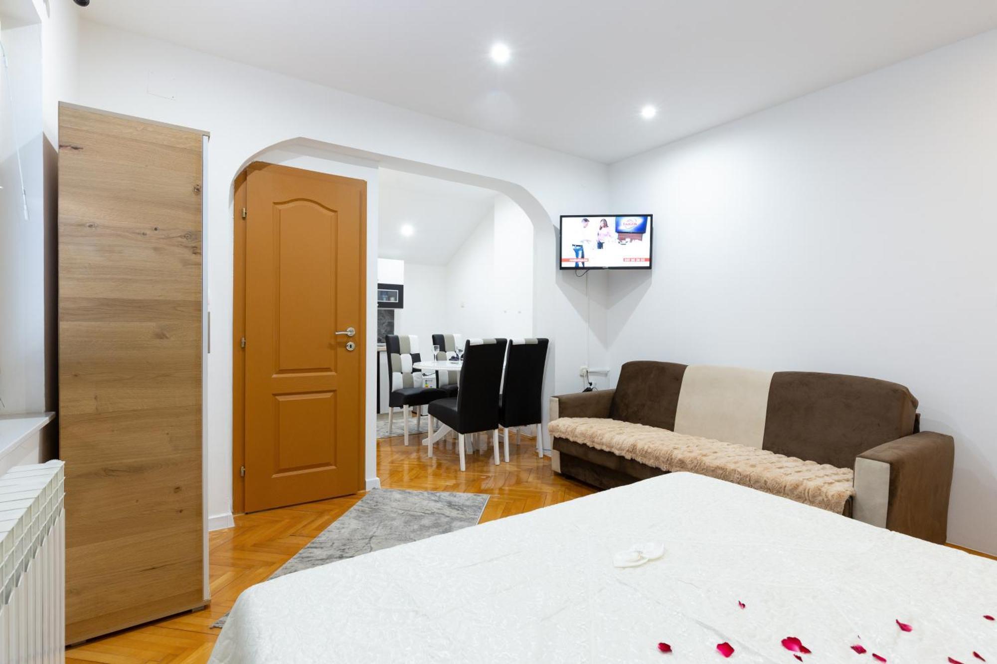 Evergreen Apartments วิโซโค ภายนอก รูปภาพ
