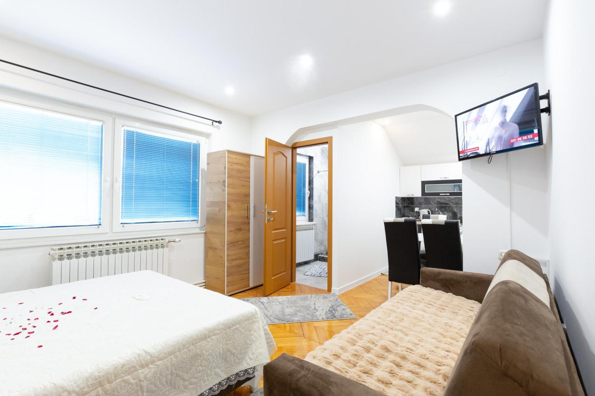 Evergreen Apartments วิโซโค ภายนอก รูปภาพ