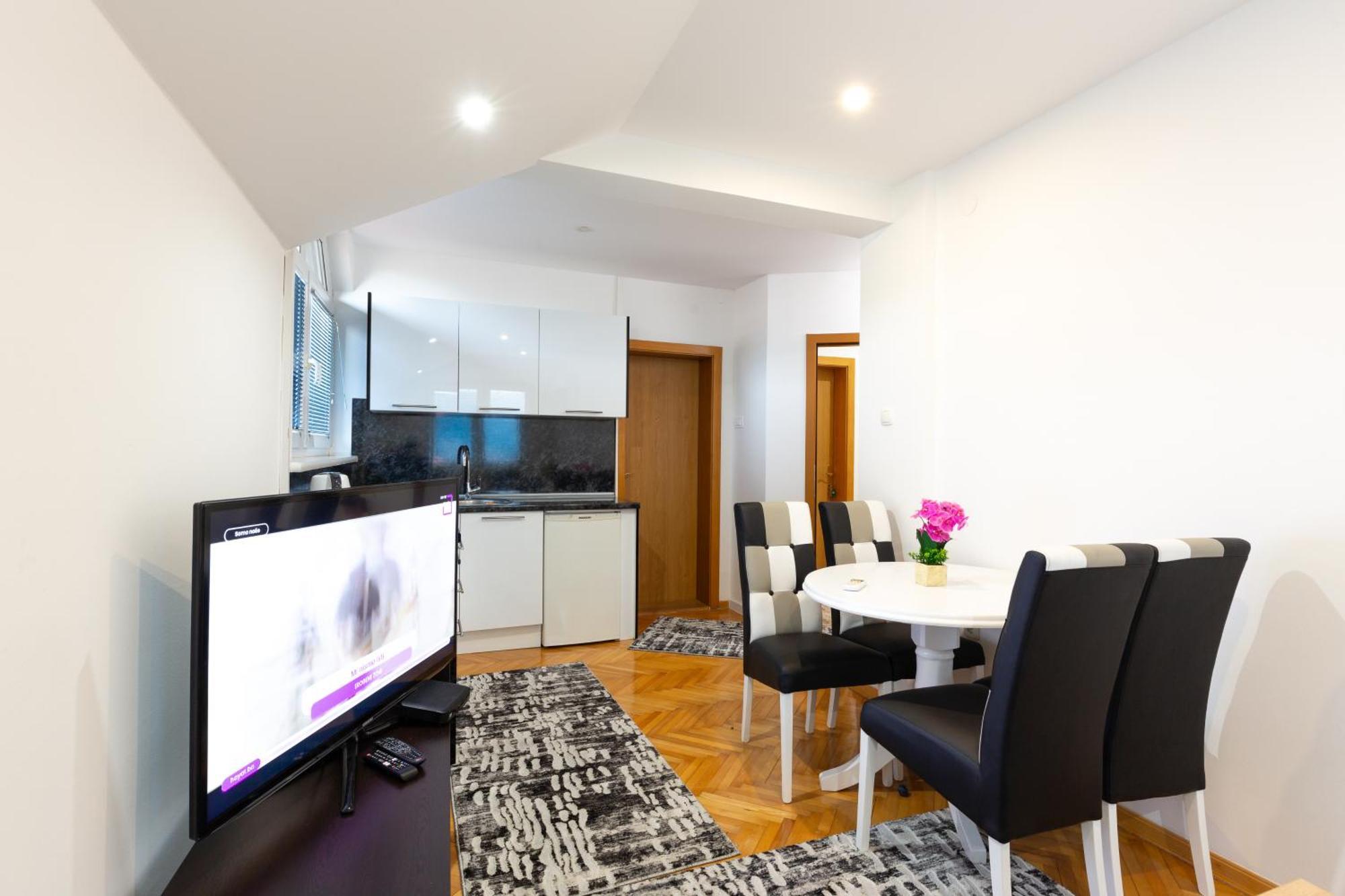Evergreen Apartments วิโซโค ภายนอก รูปภาพ