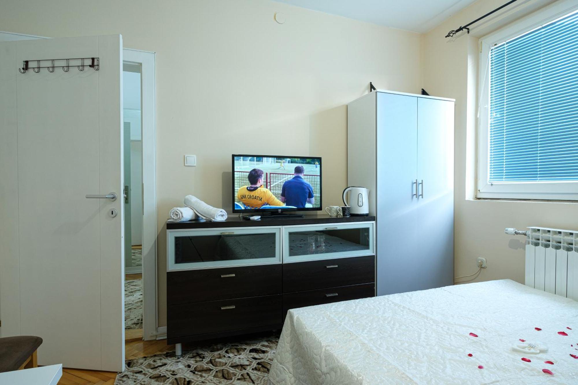 Evergreen Apartments วิโซโค ภายนอก รูปภาพ